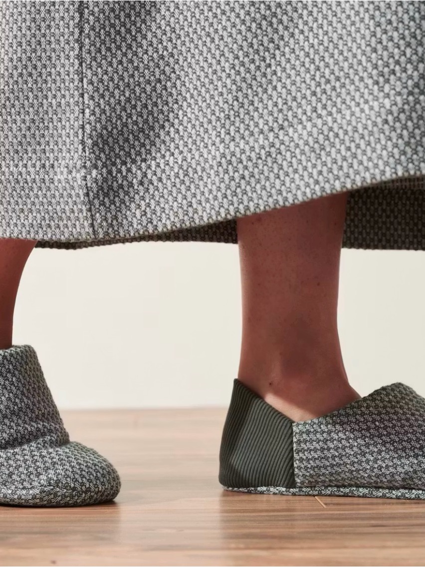 Organic Women’s Cozy Knit Indoor Slippers - Gray — image 3 of 7